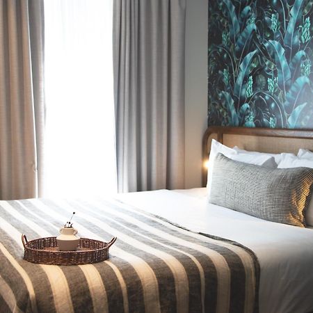 فندق 202 Elizabeth سيدني المظهر الخارجي الصورة A bedroom at the hotel