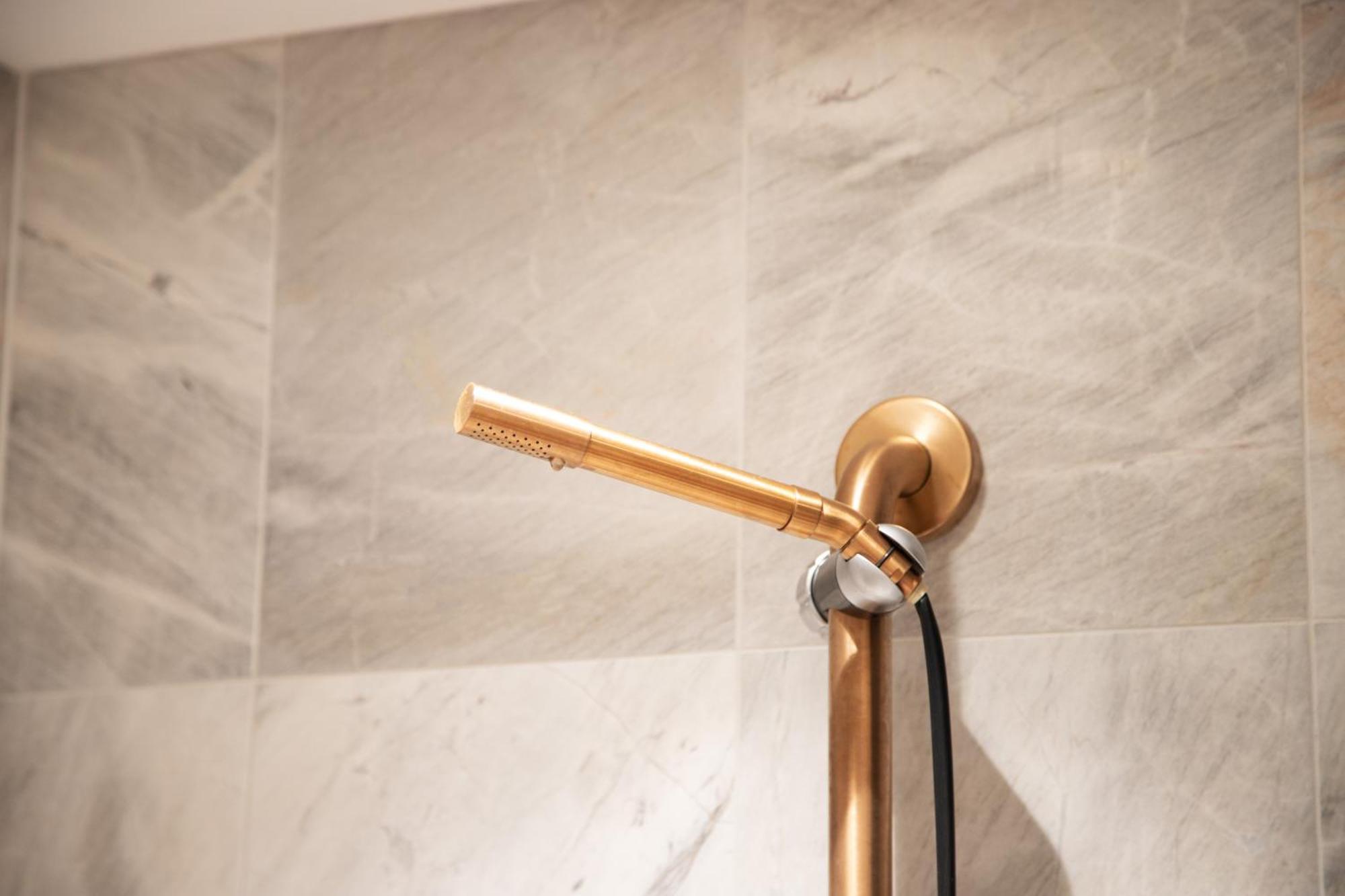 فندق 202 Elizabeth سيدني المظهر الخارجي الصورة Shower head